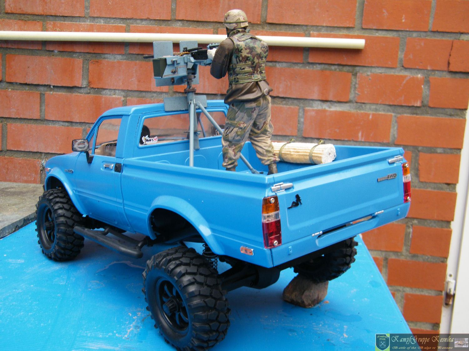 1/10 Toyota Hilux - SCX 10 axial chassis   Dscf5778q