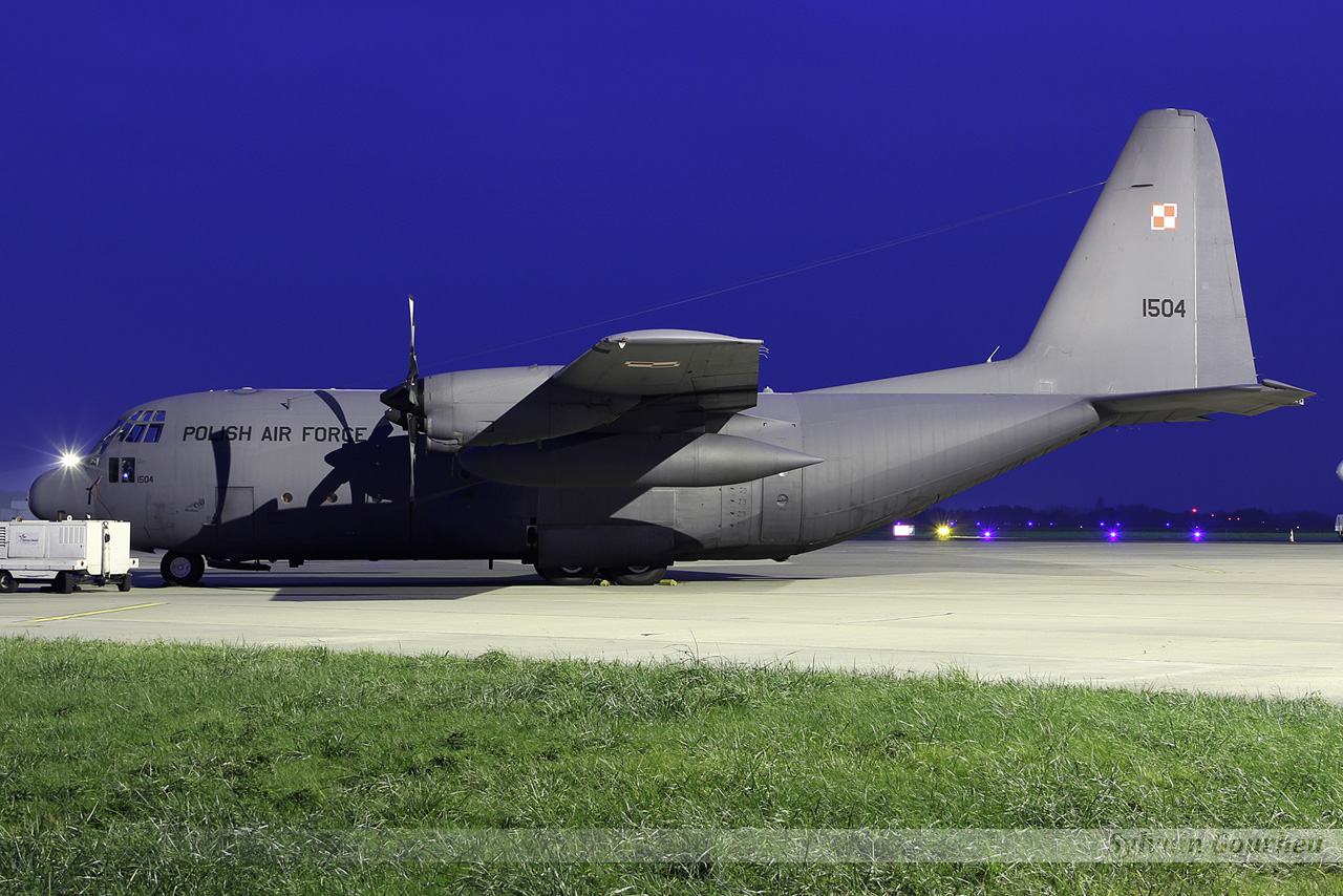 Lockheed C-130E Hercules Polish Air Force 1504 & Divers le 03.12.13 8rj4