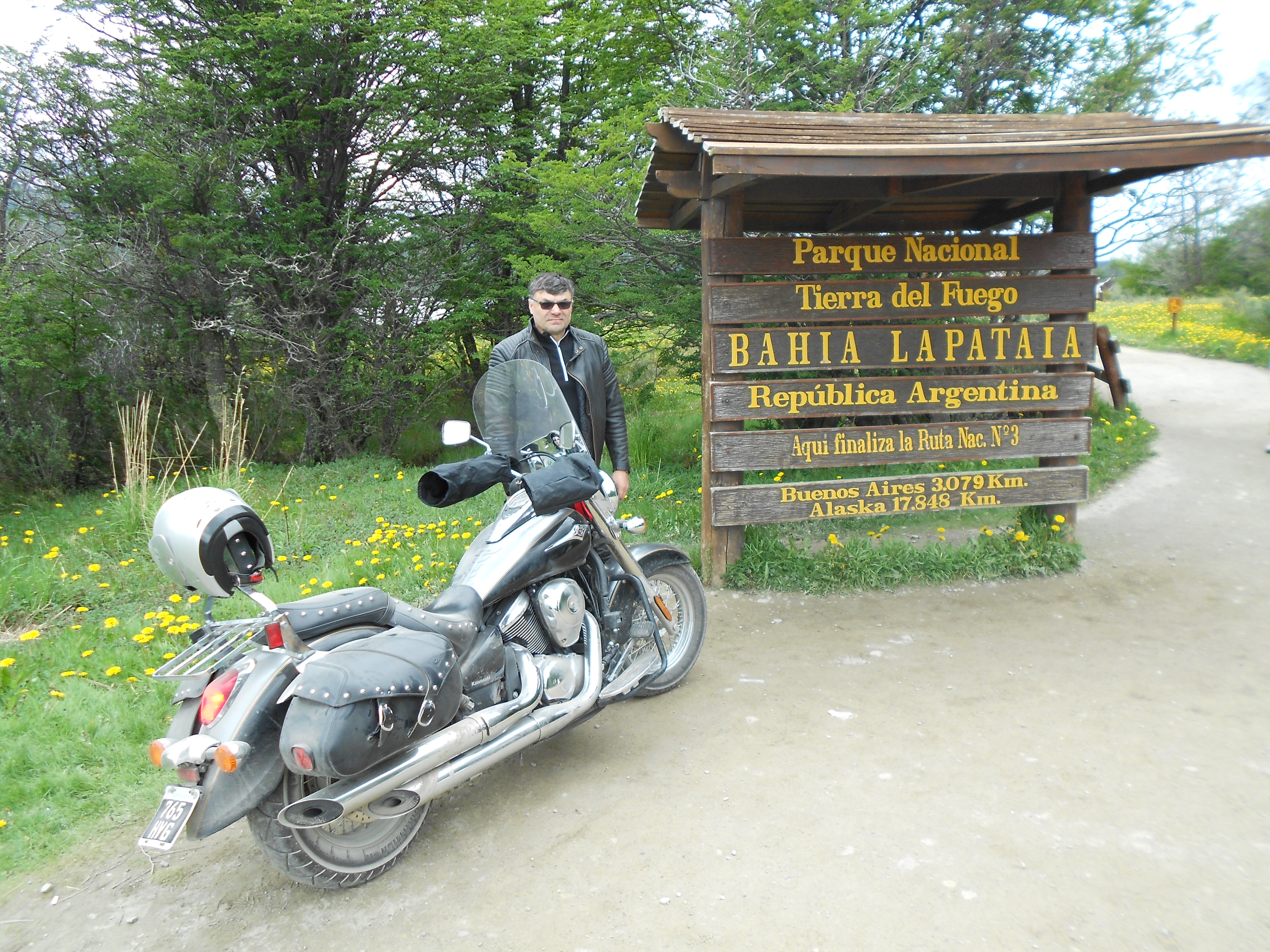 Viajando en Moto. En Ushuaia Dhf6