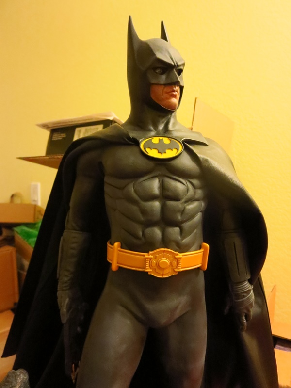 BATMAN MICHAEL KEATON  PREMIUM FORMAT FIGURE - Page 6 Nefg2F