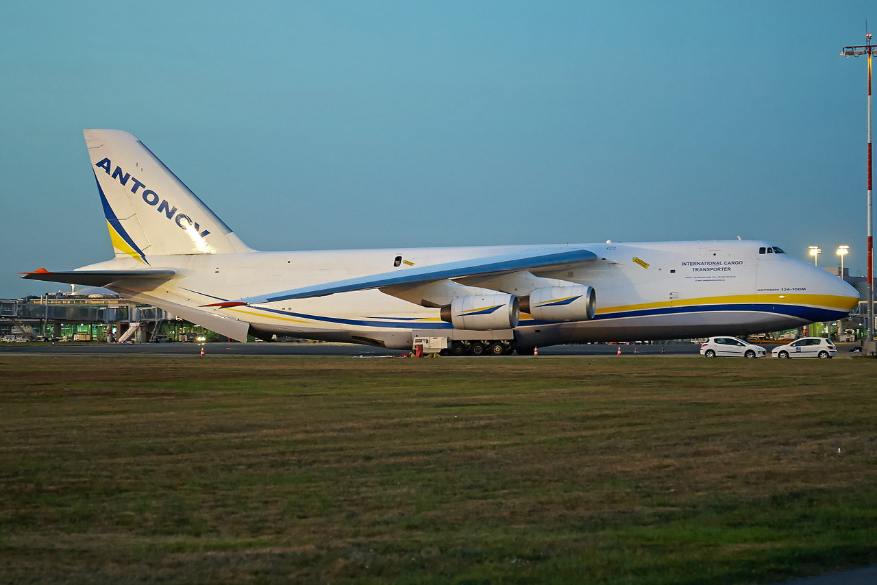 [26/09/2014] Antonov An124: Le cheval-dragon s'envolera pour la Chine !!! - Page 2 NTE3yB