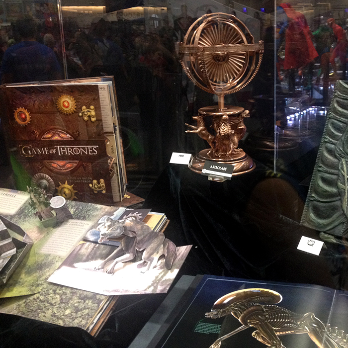 [Sideshow/ Insigth Editions] Game of Thrones - Astrolabe Collector’s Edition Book Set 2IxjSf