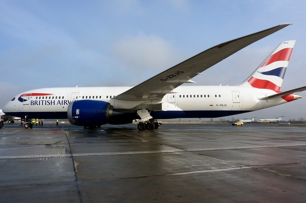 Aeroportul Bucuresti - Henri Coanda / Otopeni (OTP / LROP) - Martie2015 XnRek2