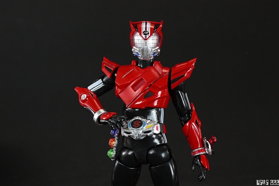 [Review] S.H. Figuarts Kamen Rider Drive type SPEED S9k8qJ