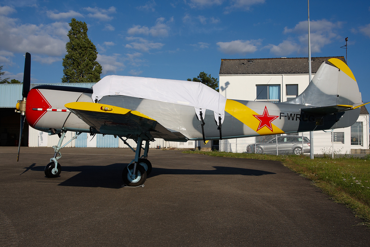 [10/08/2013] Yakovlev Yak-52 (F-WRUG) Ithe