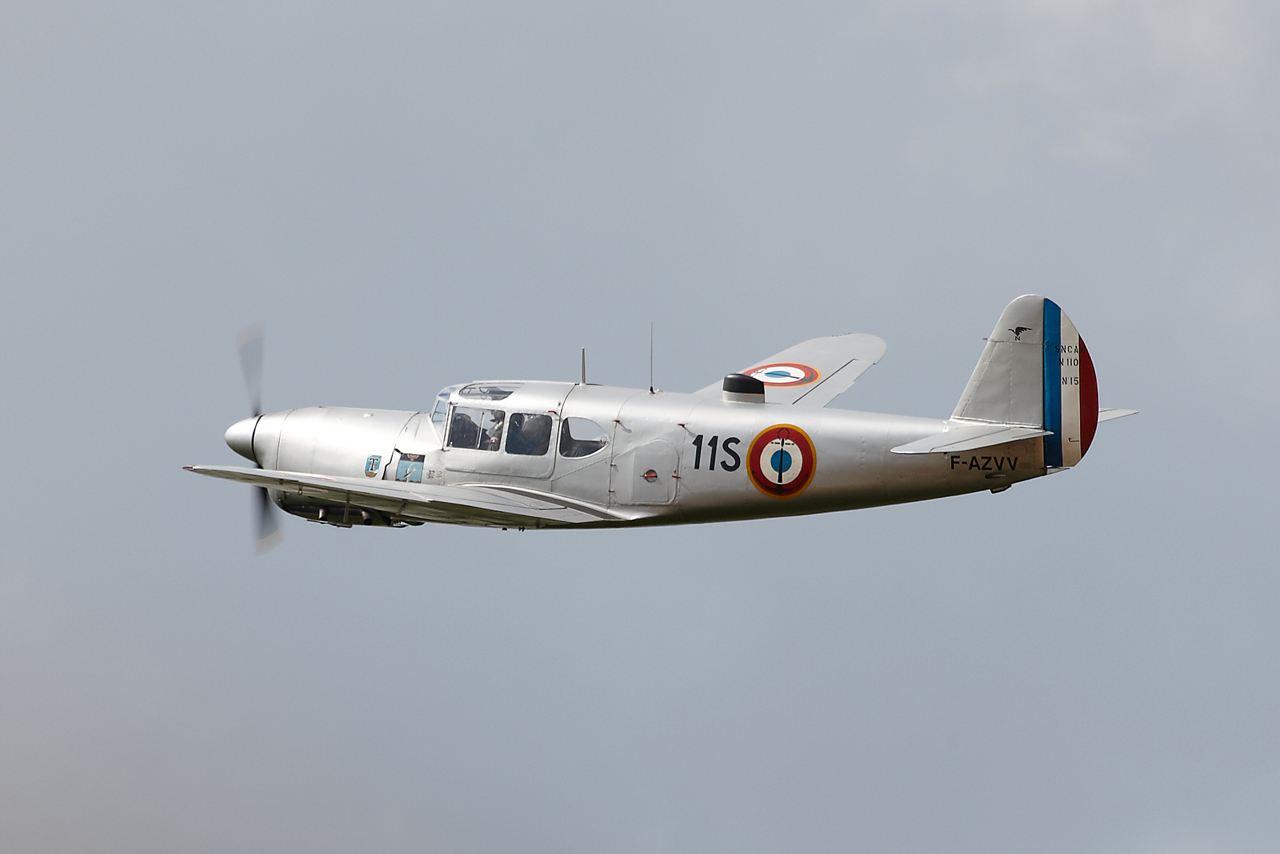 [14/04/2012] Aerodrome Fontenay le Comte (LFFK) X5dt