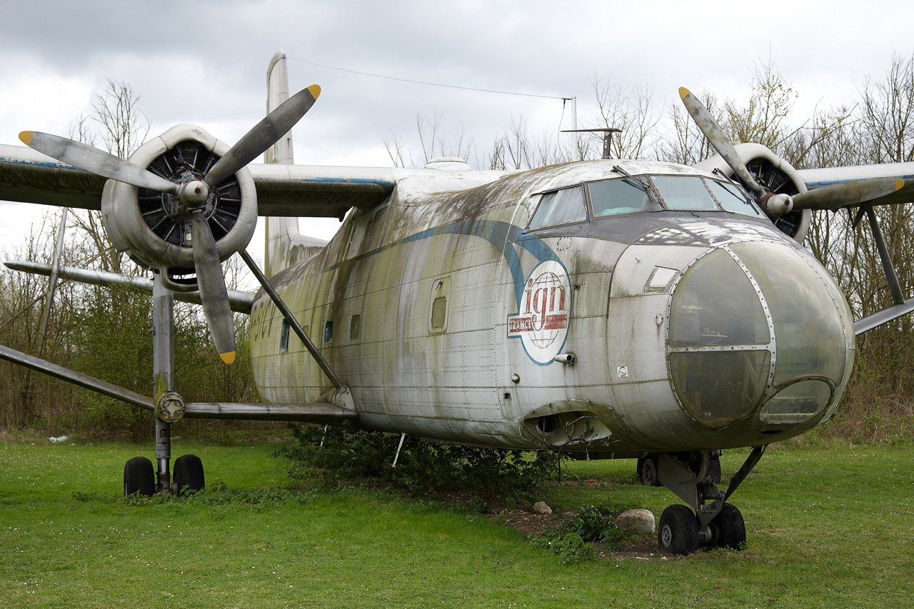 Aerodrome de Creil-Senlis-Chantilly F8yq