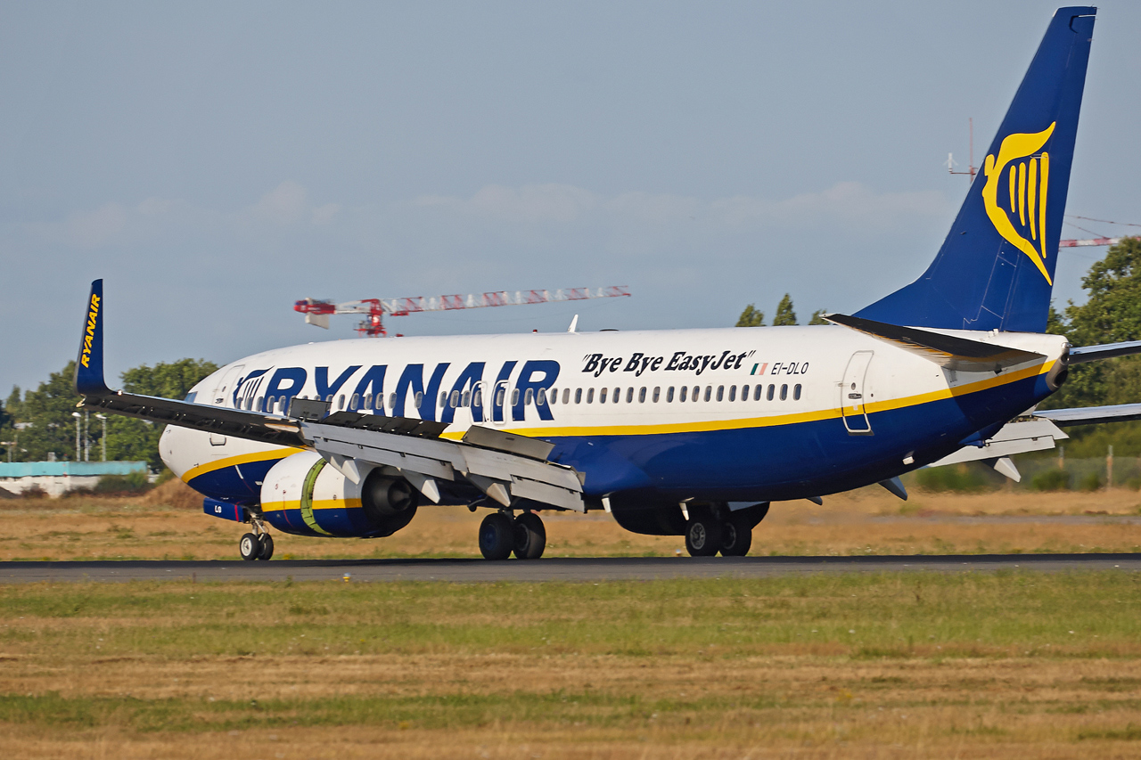 [03/08/2014] B737-800 (EI-EDLO) Ryanair "Bye-Bye Easyjet" Uy7Ksh