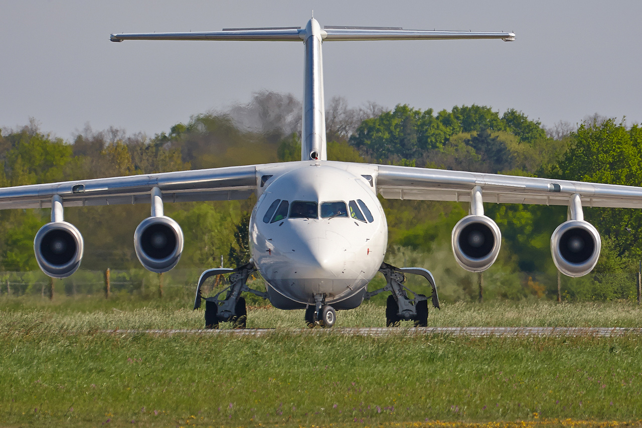 [19/04/2015] Bae146 (D-AMGL) WDL Aviation  BiEd7J