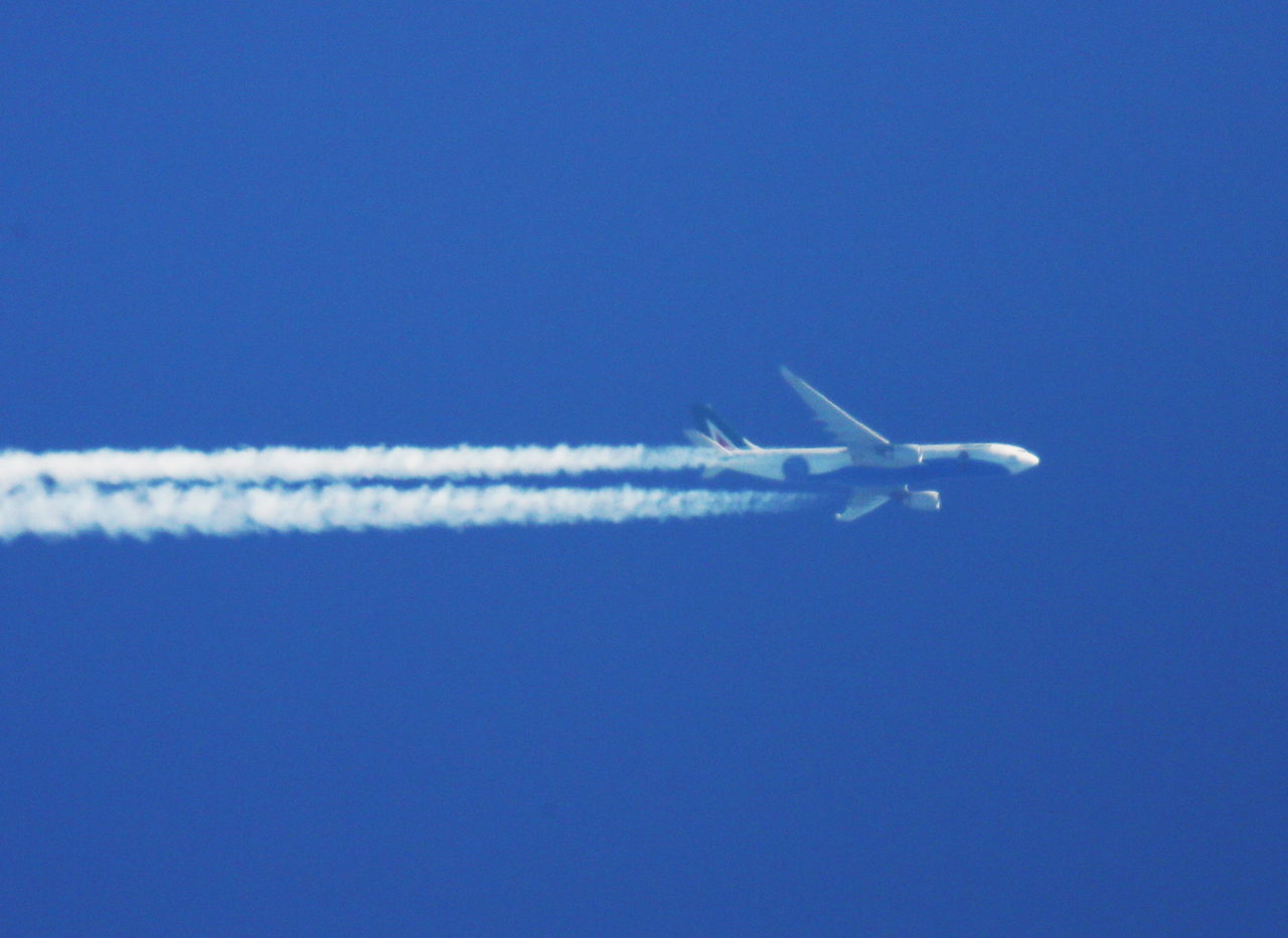 [Topic Unique] Les avions à très haute altitude - Page 39 5HT4av