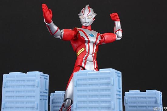 [Bandai] Ultra-Act | Ultraman Mebius (Renewal Ver.) 9cv2vy