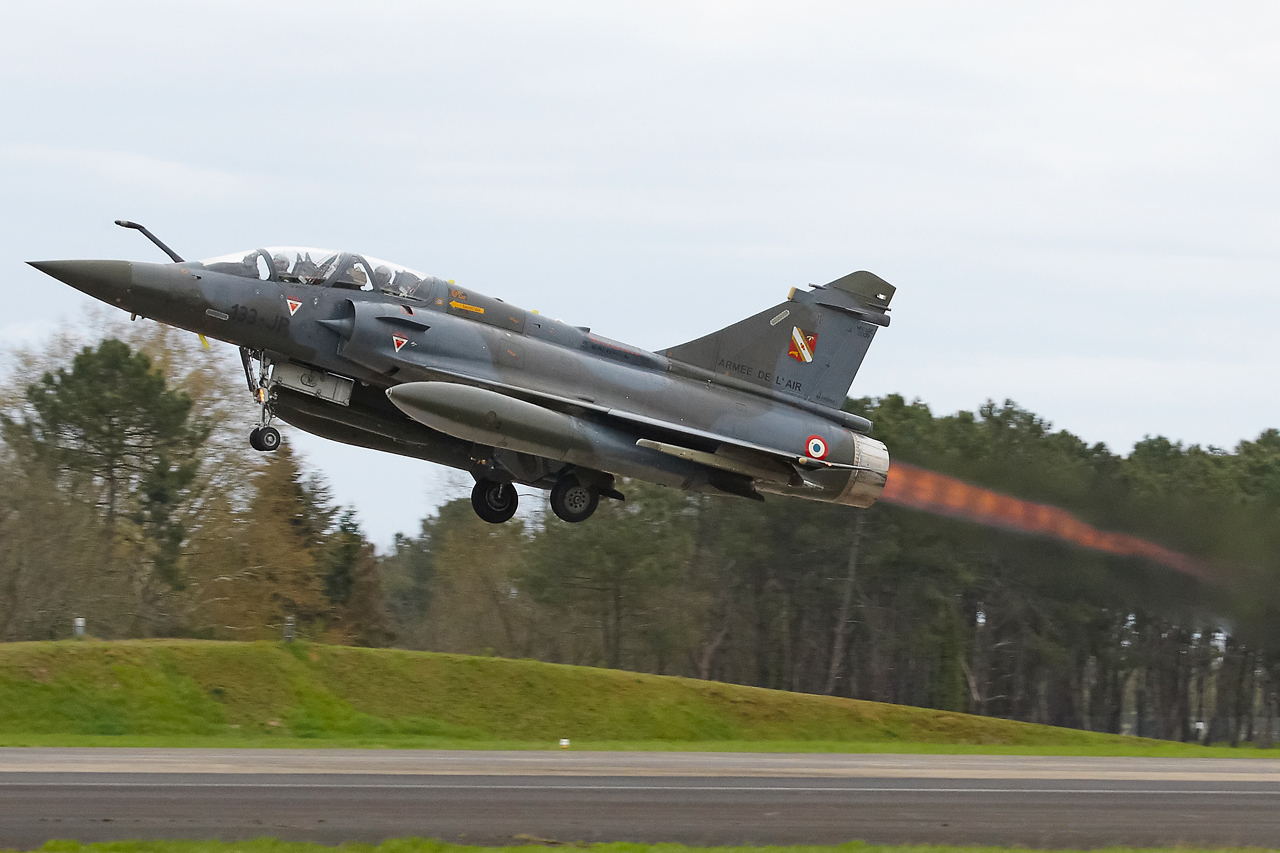 [11/04/2013] Base Aérienne 118 de Mont de Marsan: Centenaire de la "Cocotte" escadrille BR11...  28gb