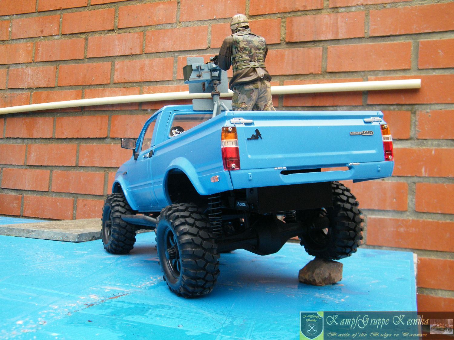 1/10 Toyota Hilux - SCX 10 axial chassis   Dscf5779k