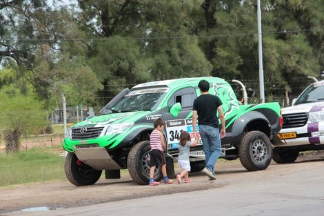 Los Dakar salieron del Puerto de Campana....FIESTA TOTAL.! Tup8