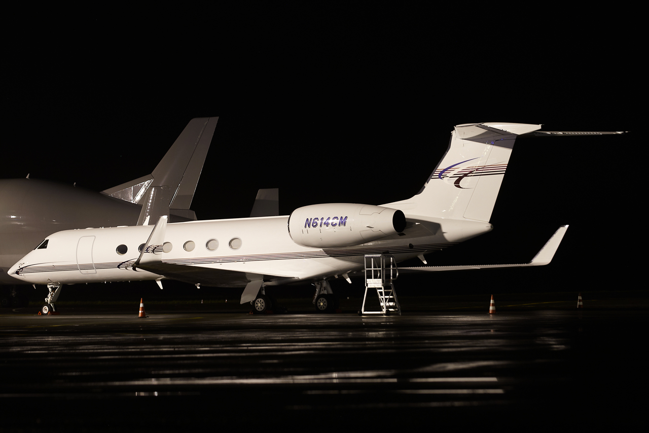 [10/04/2013] Gulfstream Aerospace GV (N614CM) CFA Investments Dos7