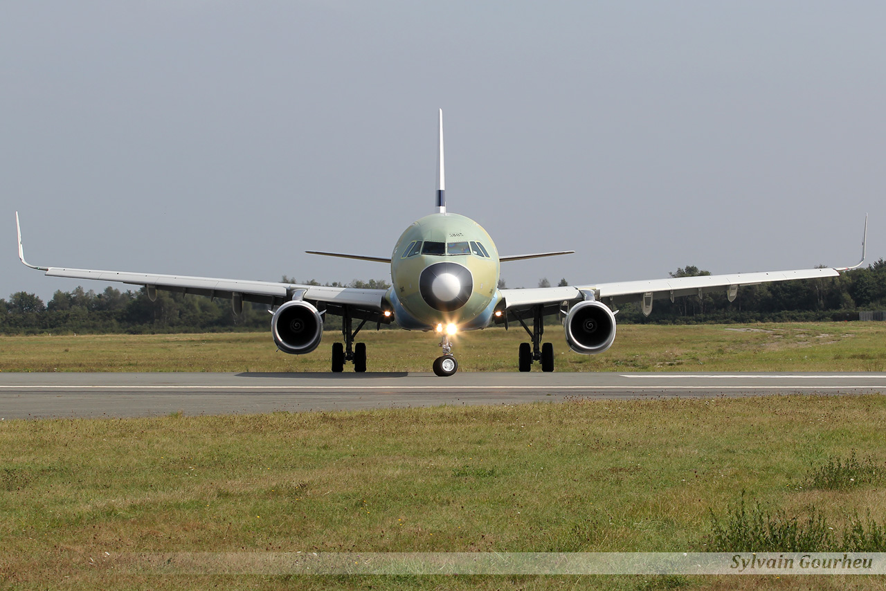 Airbus A321-231SL Finnair OH-LZH / D-AVZF le 27.09.13 & 08.10.13 Rym0