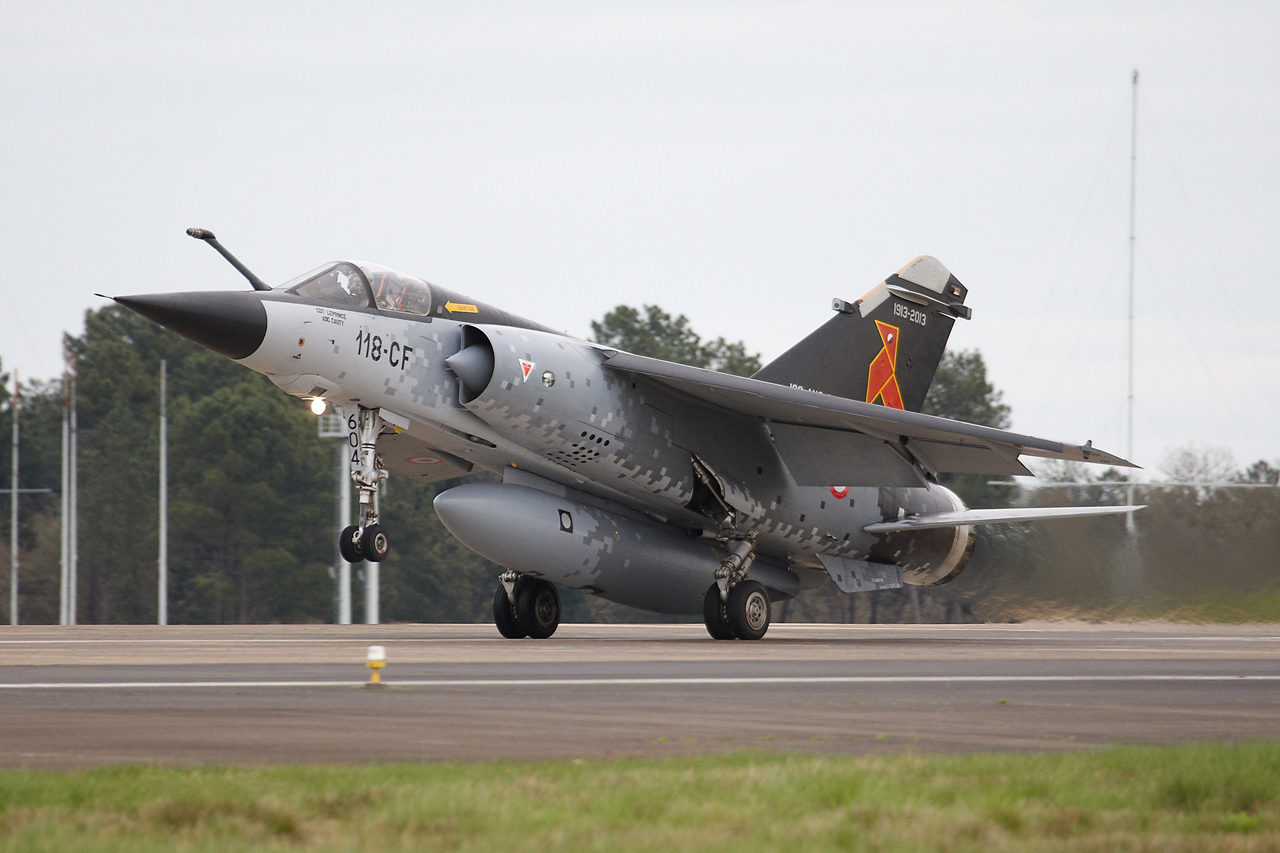 [11/04/2013] Base Aérienne 118 de Mont de Marsan: Centenaire de la "Cocotte" escadrille BR11...  Eby7