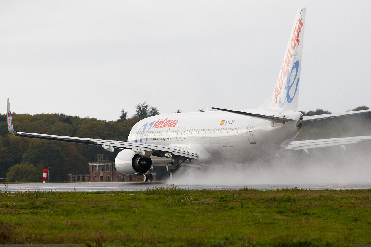 [03/12/2012] Boeing 737-85P (EC-LQX)  Air Europa  Qgj0