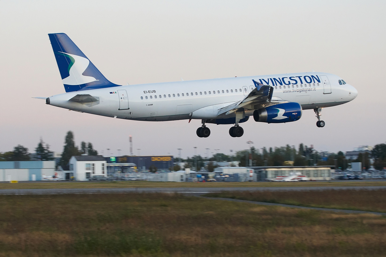 [28/09/2012]  A320 (EI-EUB) Livingston Qz2m