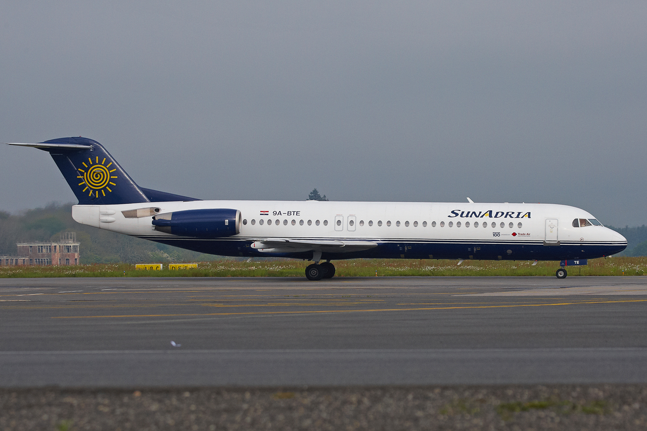 [05/04/2012] Fokker 100 (9A-BTE) SunAdria Z4mv