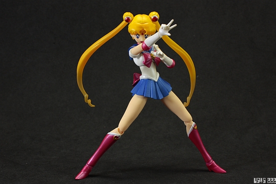 [Review] S.H. Figuarts Sailor Moon Rwef