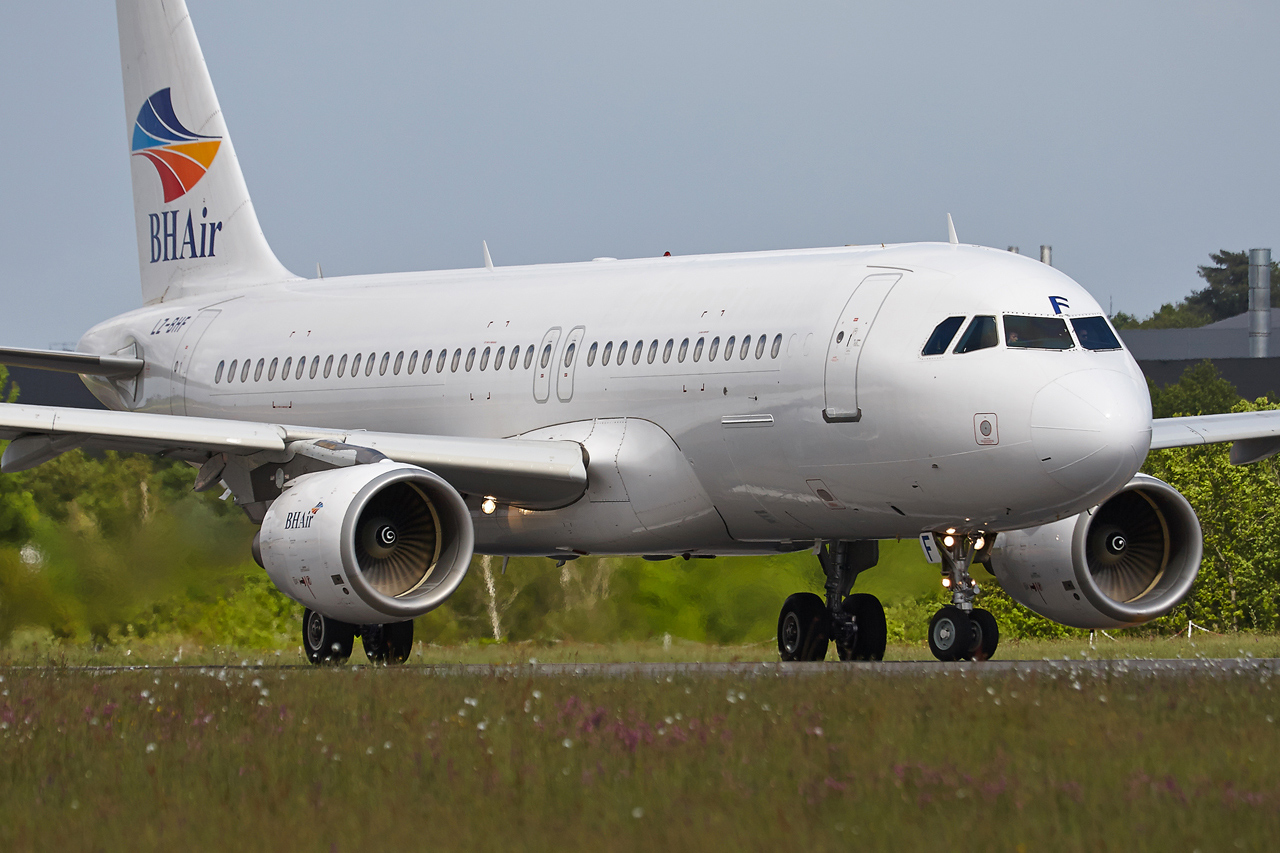 [26/04/2014] A320 (LZ-BHF) BHAir W9f6