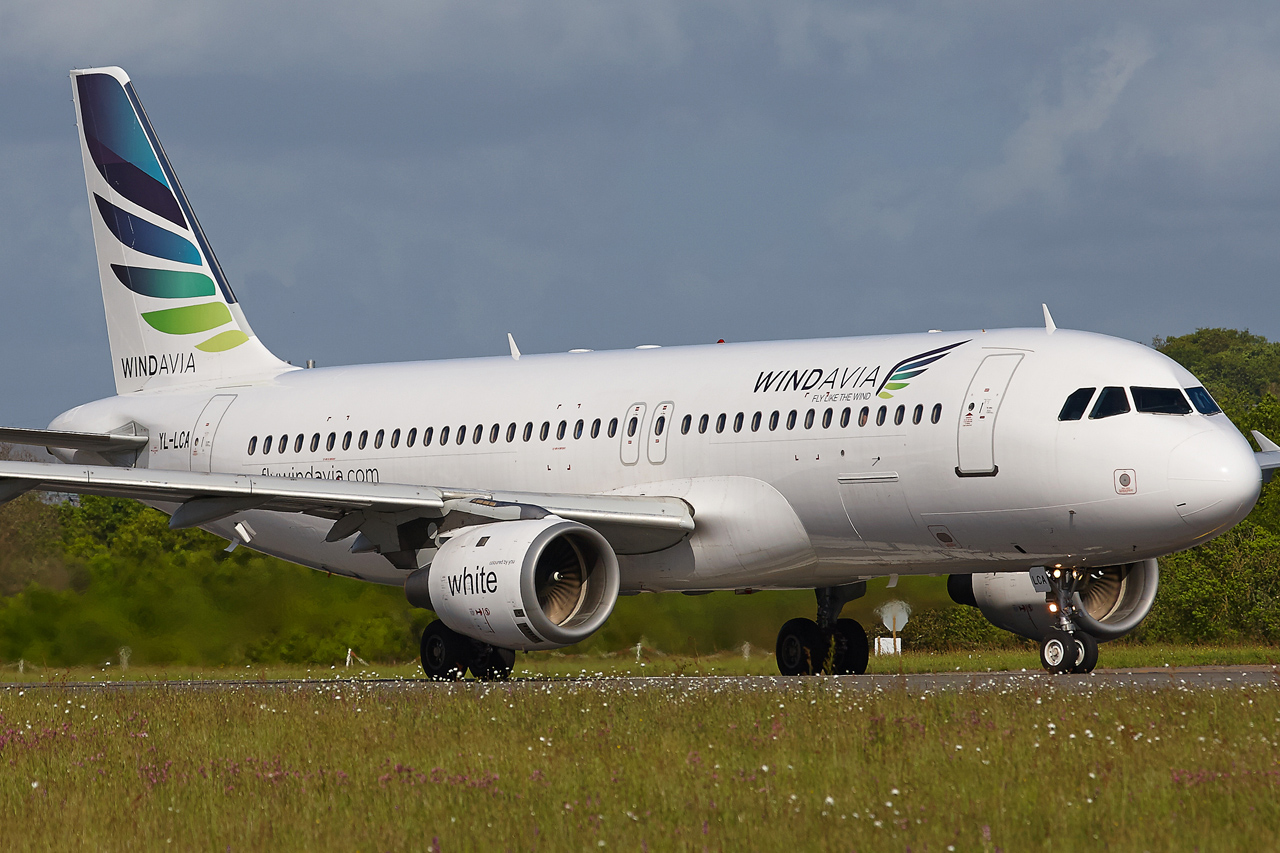 [14/02/2014] A320 (YL-LCA) Windavia U1k7