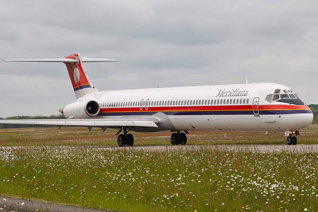 [09/05/2014] Hercules C130 (CH-03) Belgium Air Force + McDonnell Douglas MD-82 (I-SMEM) Meridiana Arxq