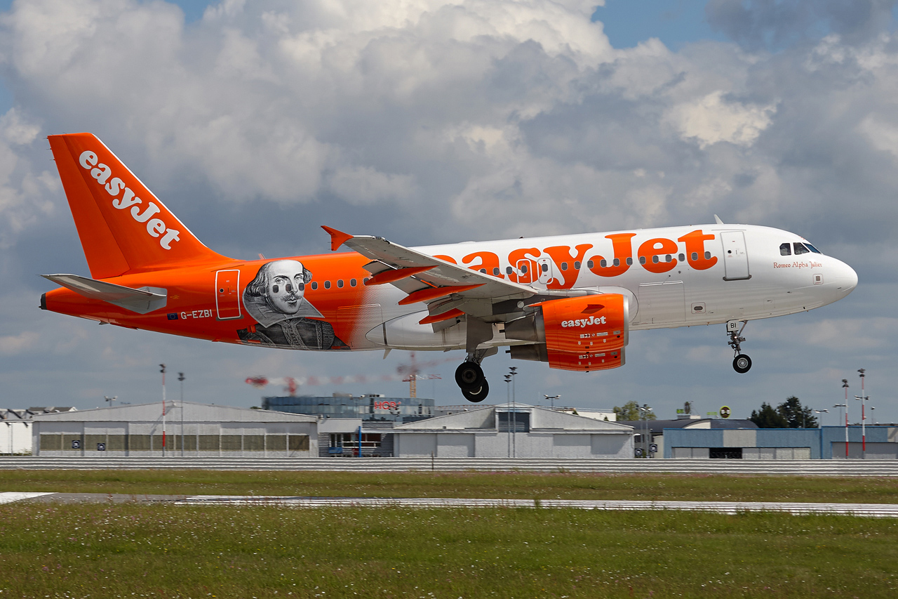 [30/04/2014] Airbus A319 (G-EZBI) Easyjet "Shakespeare c/s" Bsye