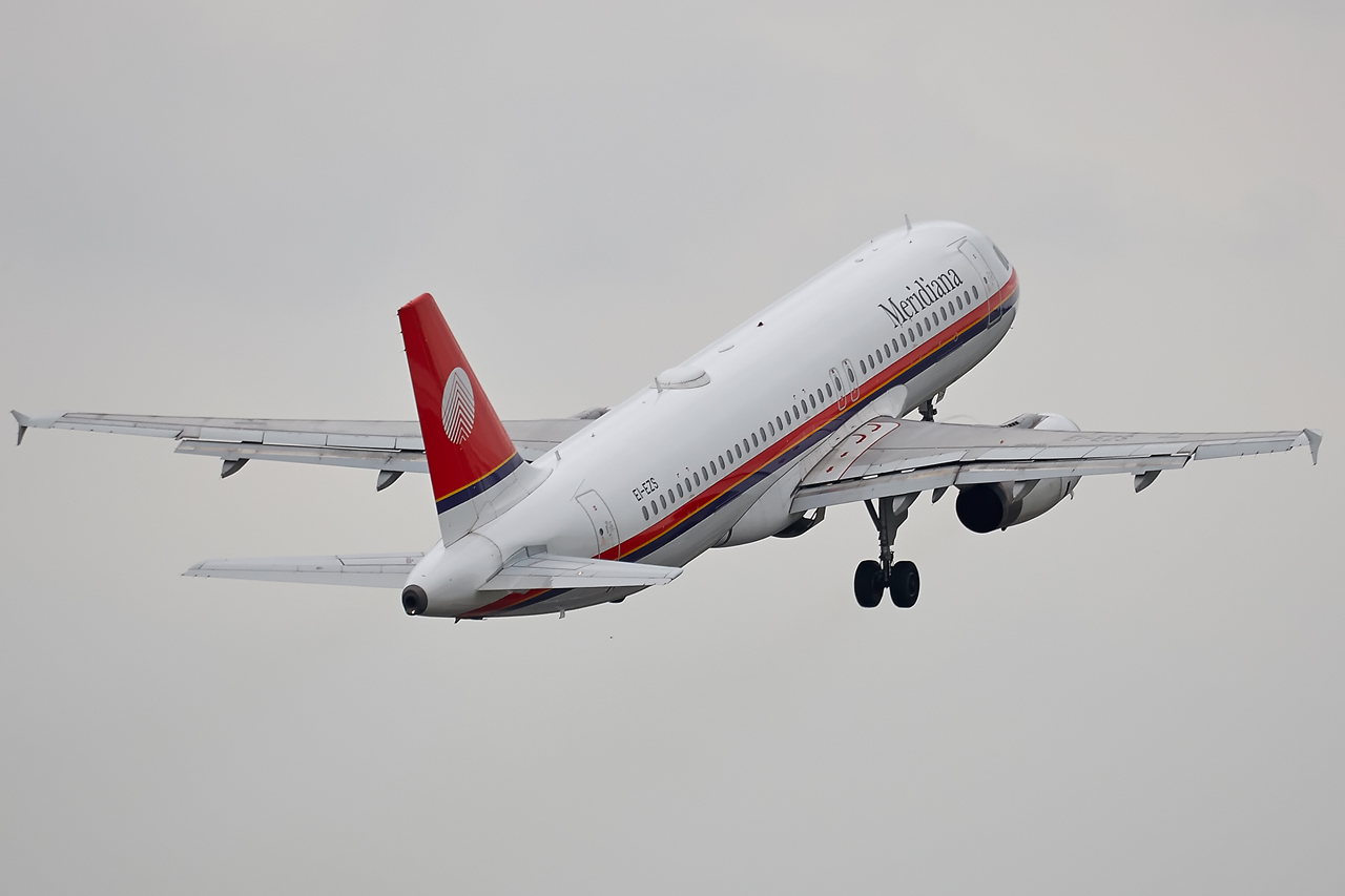 [02/05/2014] Airbus A320 (EI-EZS) Meridiana Uwu3q