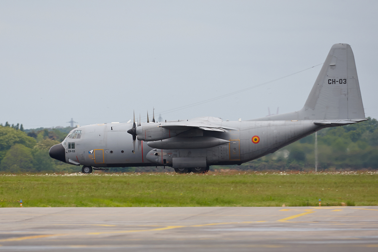 [09/05/2014] Hercules C130 (CH-03) Belgium Air Force + McDonnell Douglas MD-82 (I-SMEM) Meridiana Mgi3