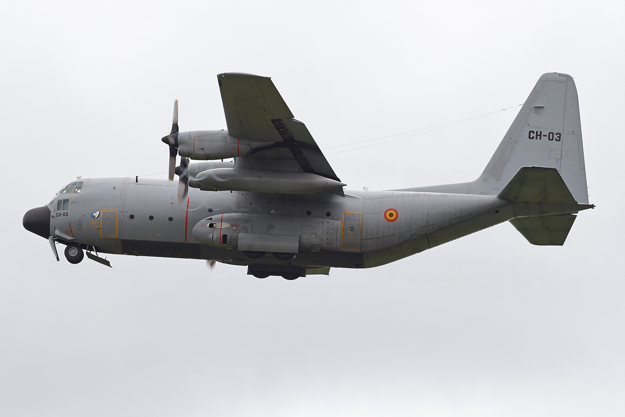 [09/05/2014] Hercules C130 (CH-03) Belgium Air Force + McDonnell Douglas MD-82 (I-SMEM) Meridiana 0zcaz