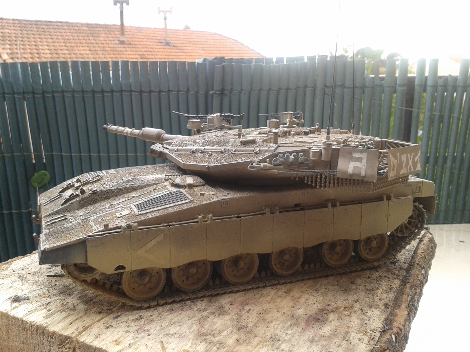 IDF MERKAVA MK.3D EARLY au 1/35 By Meng....Terminer !!! 20130402175539