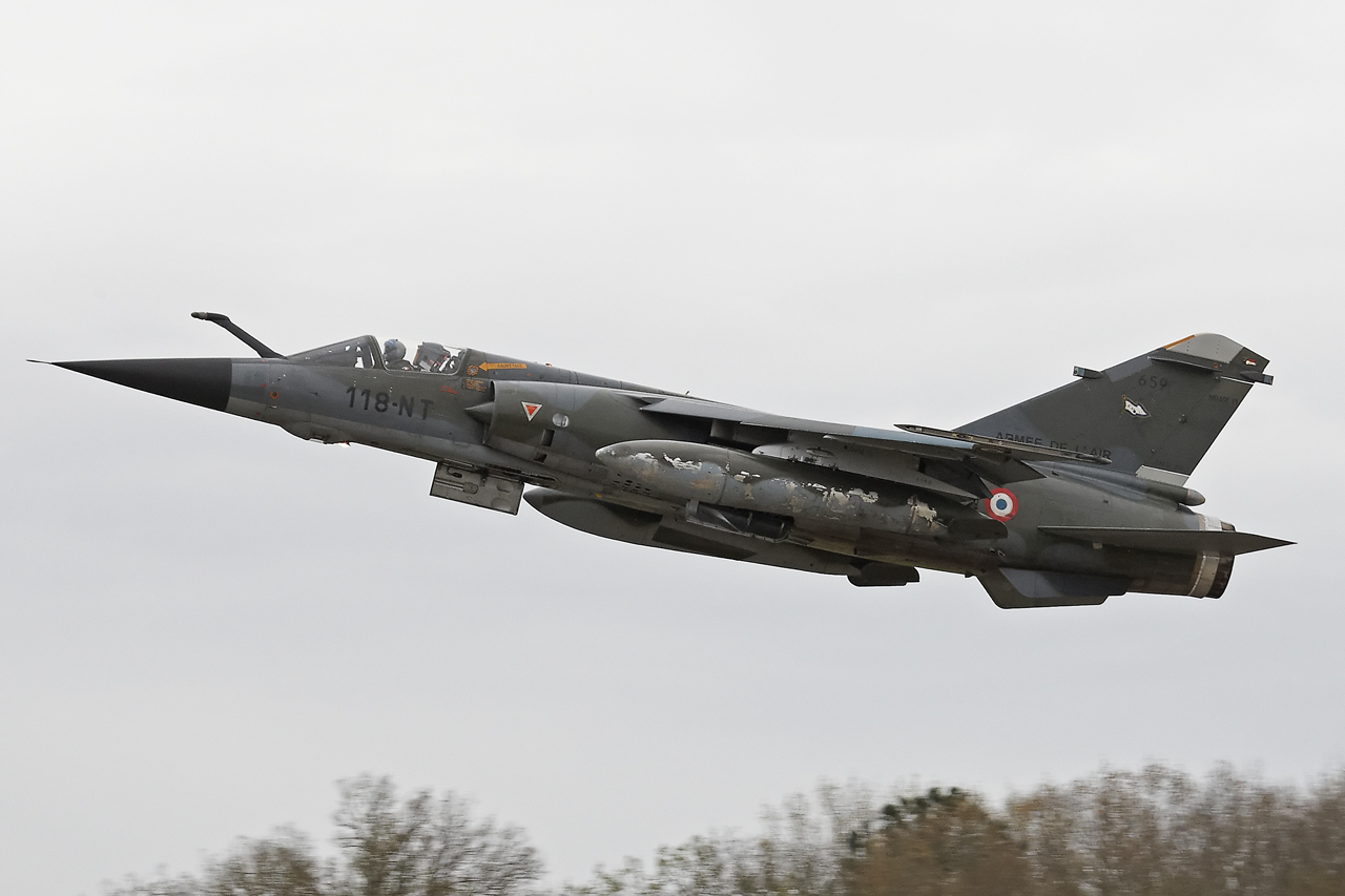 [11/04/2013] Base Aérienne 118 de Mont de Marsan: Centenaire de la "Cocotte" escadrille BR11...  Lgqj