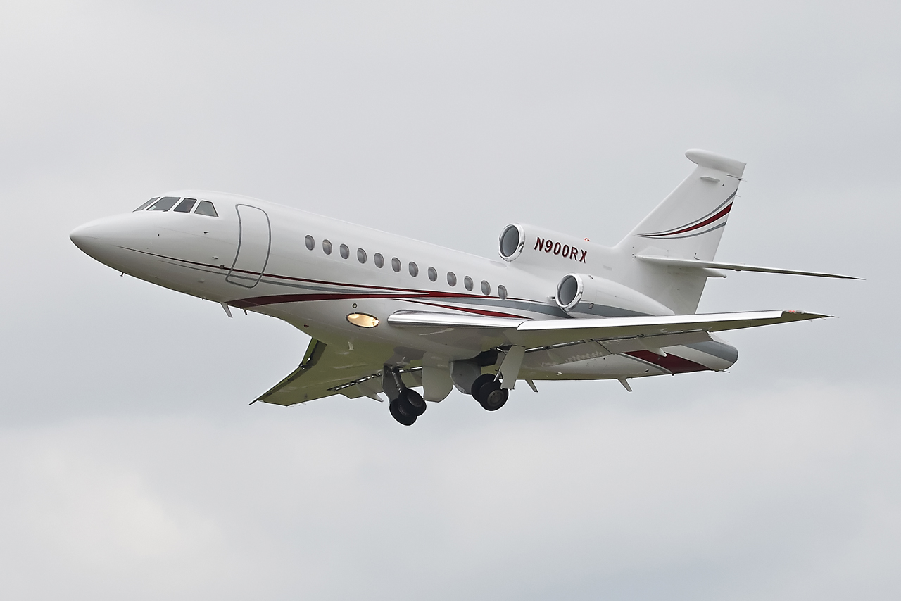 [09/05/2014] Hercules C130 (CH-03) Belgium Air Force + McDonnell Douglas MD-82 (I-SMEM) Meridiana 3zswj