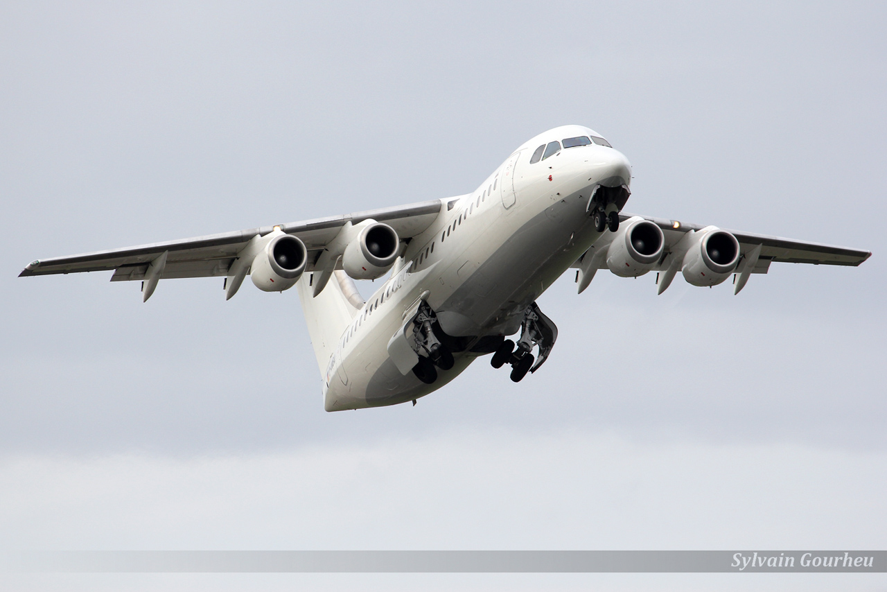 Transavia France B737-8HX F-GZHF & Divers le 25.10.13 - Page 4 A8dv