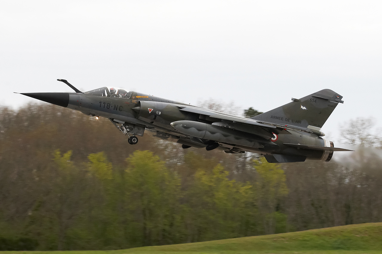 [11/04/2013] Base Aérienne 118 de Mont de Marsan: Centenaire de la "Cocotte" escadrille BR11...  Bxnv