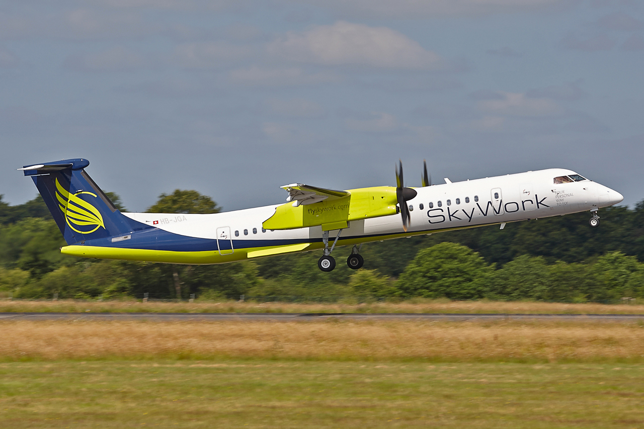 [13/06/2014] Dash8 (HB-JGA) Skywork Airlines 3tgt