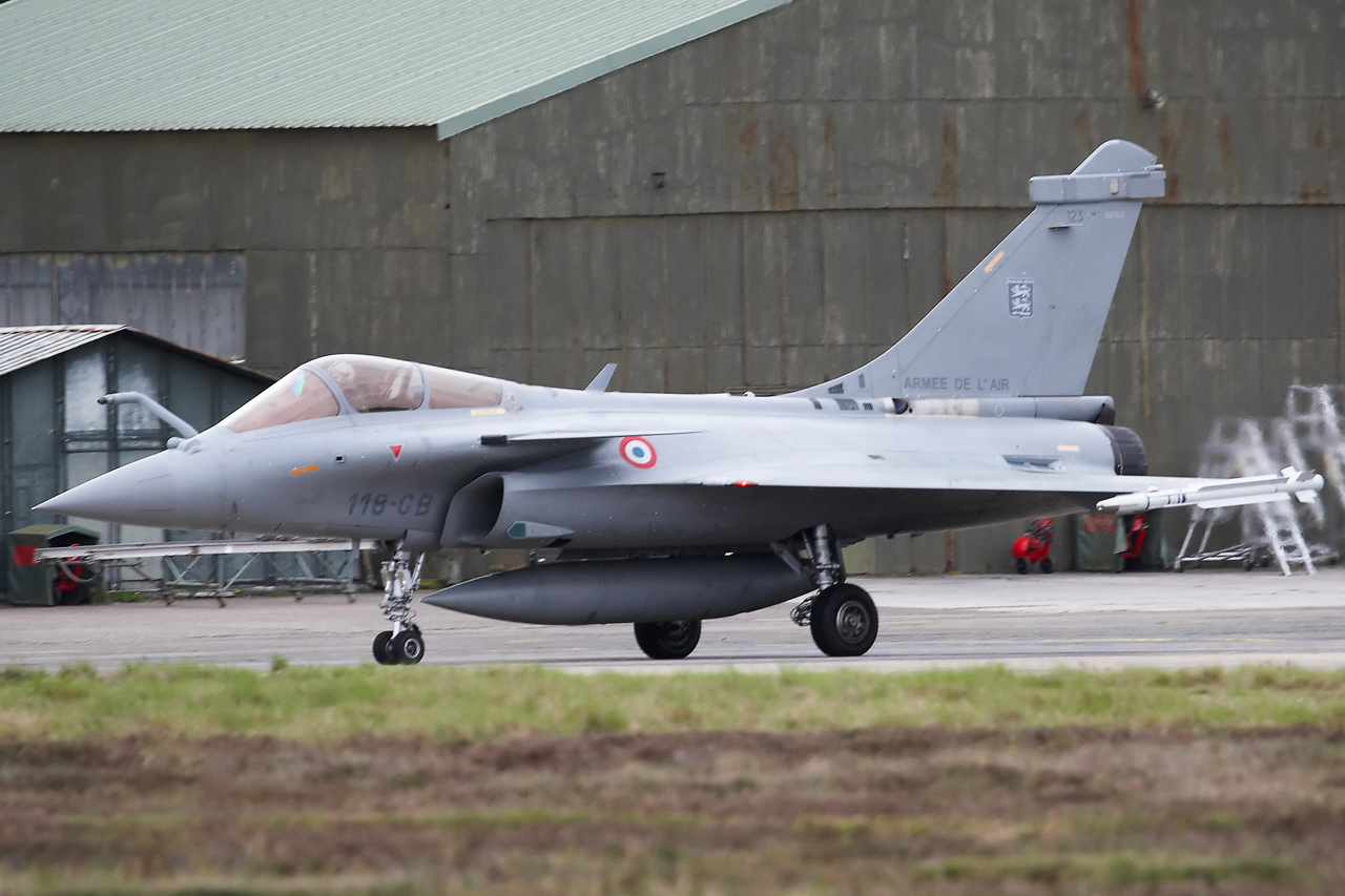 [11/04/2013] Base Aérienne 118 de Mont de Marsan: Centenaire de la "Cocotte" escadrille BR11...  Zjkj