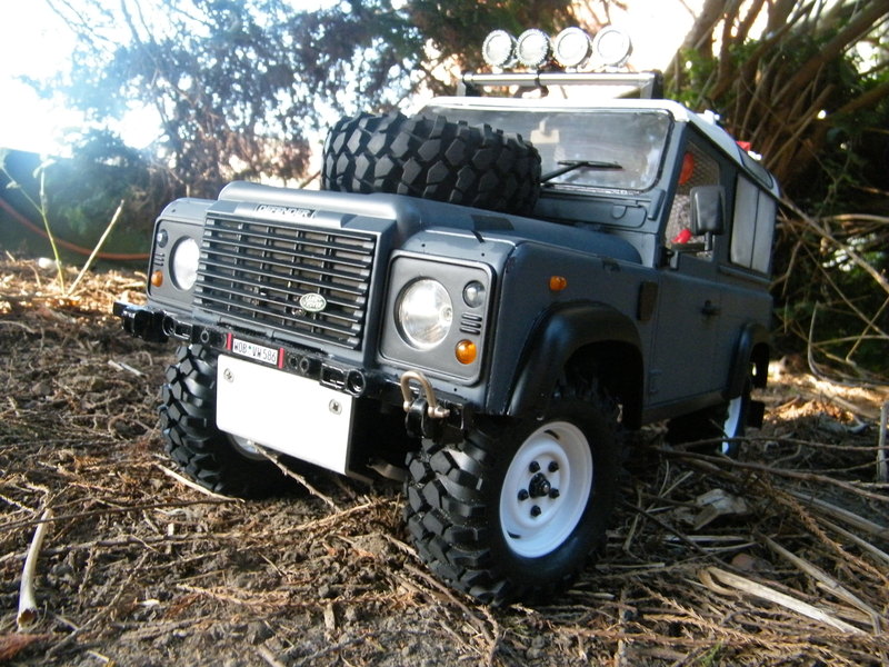 1/10 Defender RC  CC-01 Chassis en BTB Axial SCX-10 Chassis Defender Military Police Dscf4963o