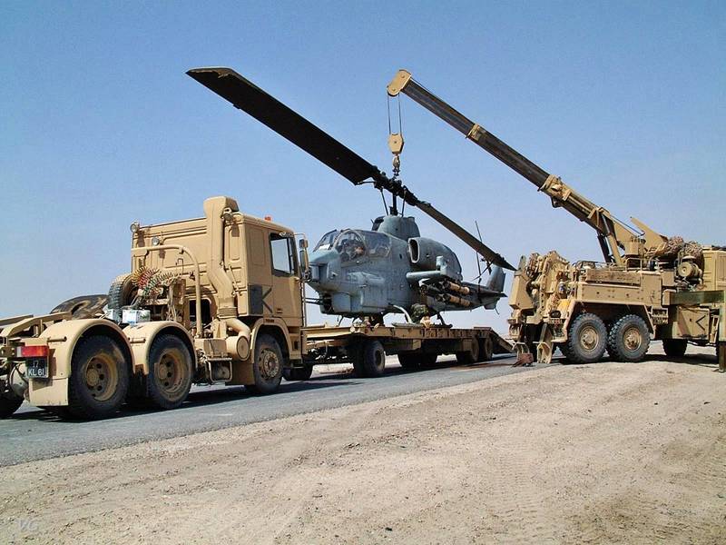 M1070 Truck Tractor & M1000 Semi-Trailer + AH-1W Super Cobra By T-bird!!!!!up du 02/11.. Img19199204