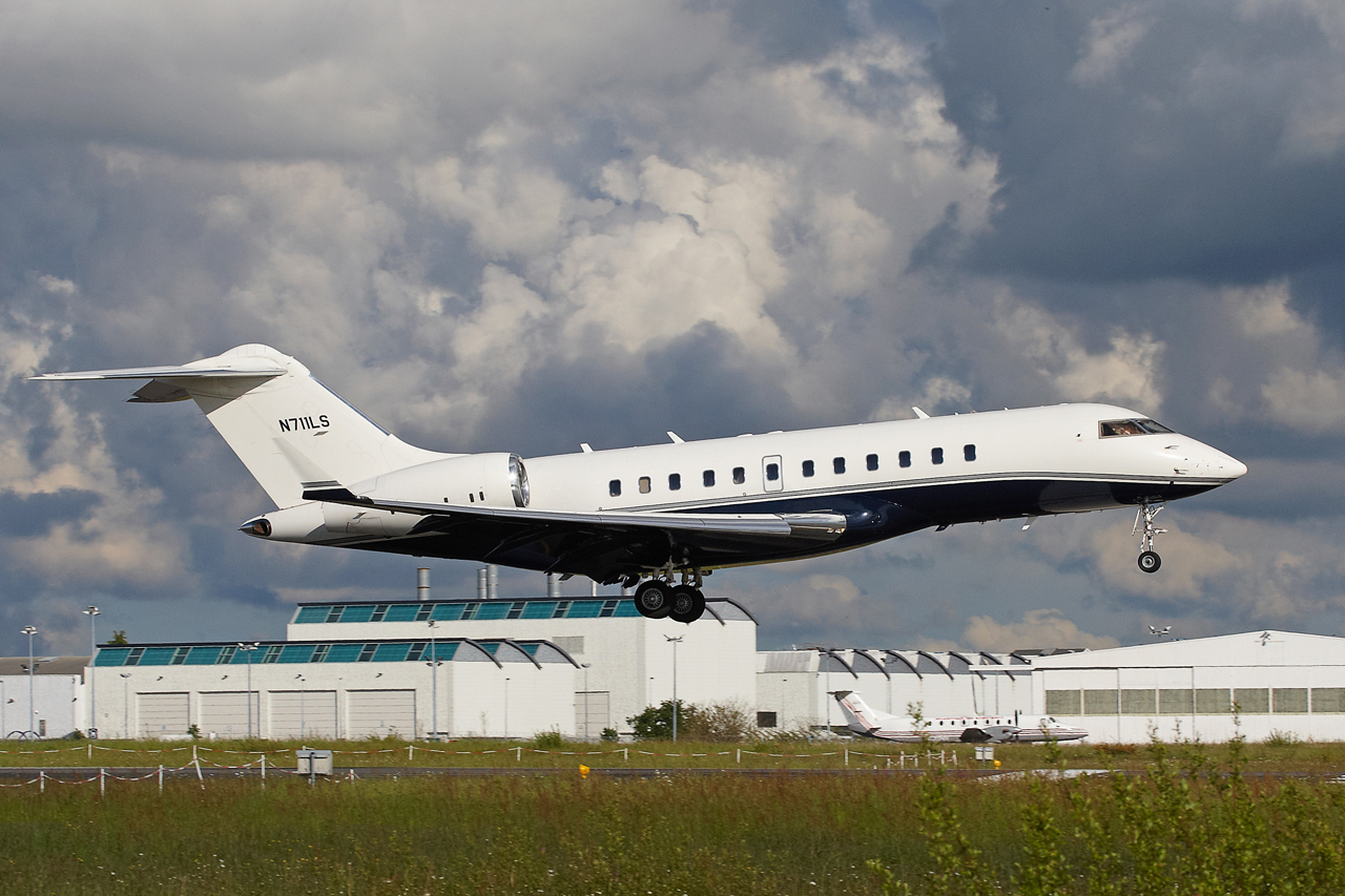 [BIZ JETS] L'Aviation d'Affaires de 2012... - Page 4 Dtn8