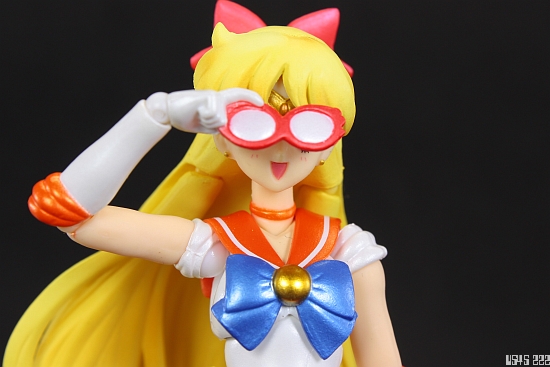 [Review] S.H. Figuarts Sailor Venus Qzd4