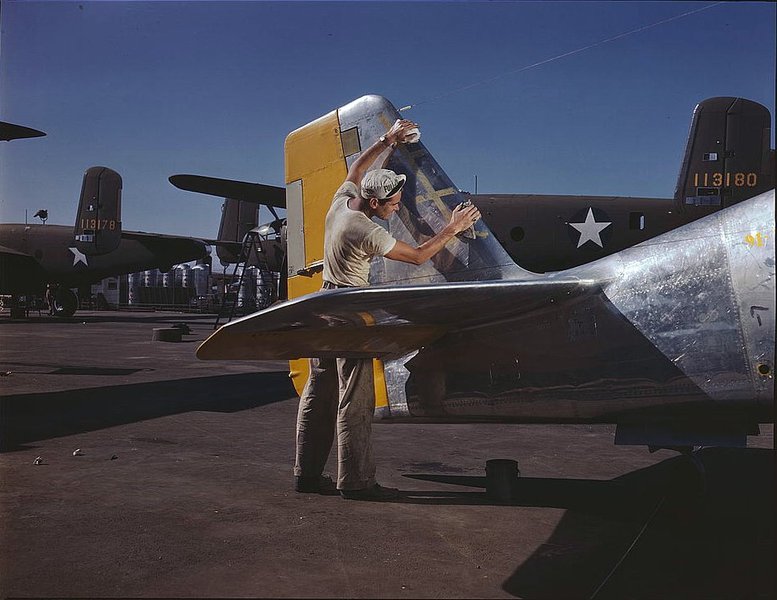 P-51D-5 (early version) NA Mustang - "Sweet Thing IV" Lt. Col. Roy Webb Jr., 361st Fighter Group, 374th Fighter Squadron - 1944 (1/32) - Page 2 W2uxFD