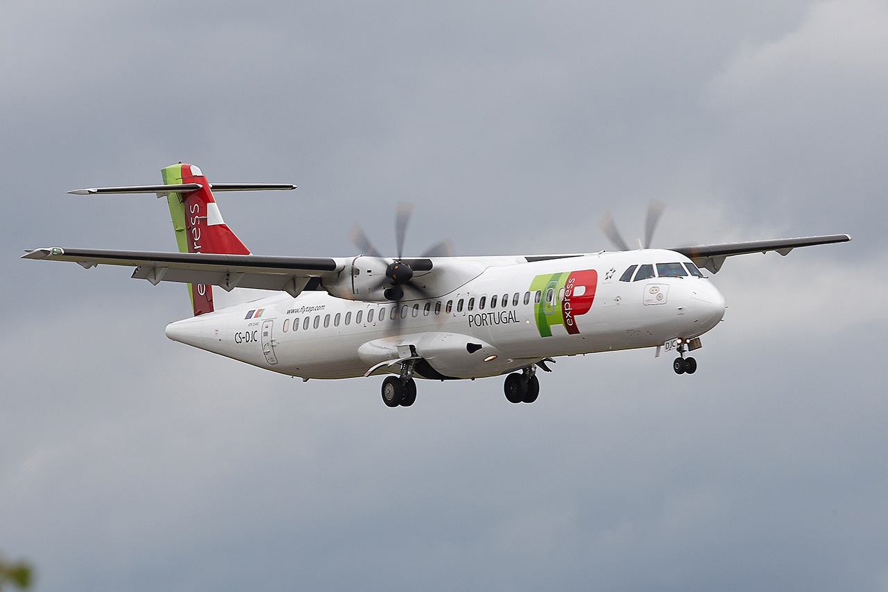 [02/05/2016] ATR72-600 (CS-DJC ) TAP Express AalQus