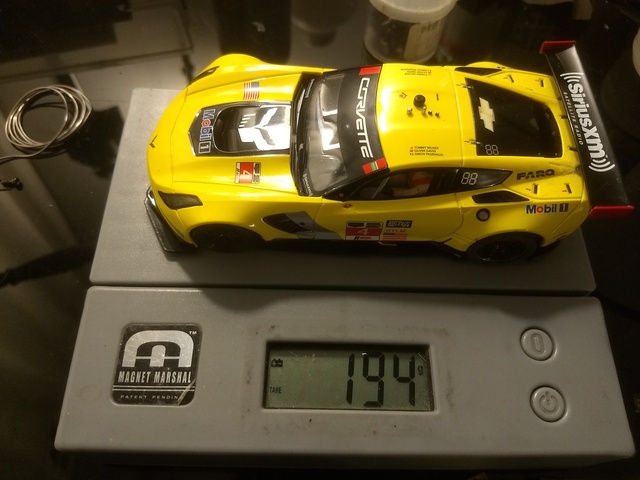 pista - Duelo en pista: Corvette C7R vs Porsche 911 - Categoría GT Scaleauto con imán. Oaqp3R