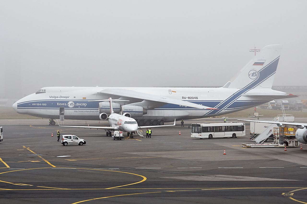 [02/11/2016] Antonov An124 (RA-82046) Volga-Dnepr Airlines   W6vmVe