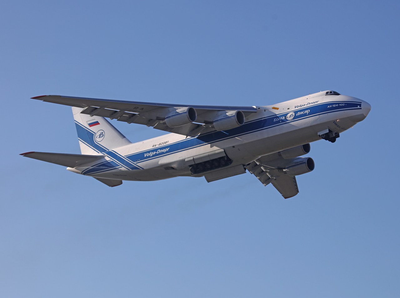 [01/12/2016] Antonov An124 (RA-82081) Volga-Dnepr Airlines  V4L0CA