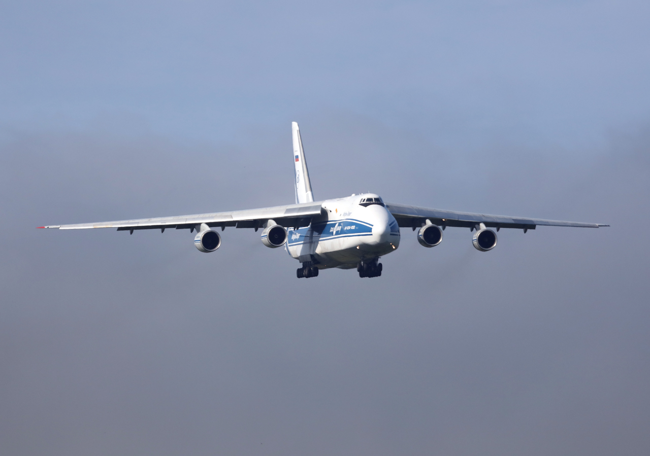 [27/05/2016] Antonov An124 (RA-82046) Volga-Dnepr Airlines   2pE5A7