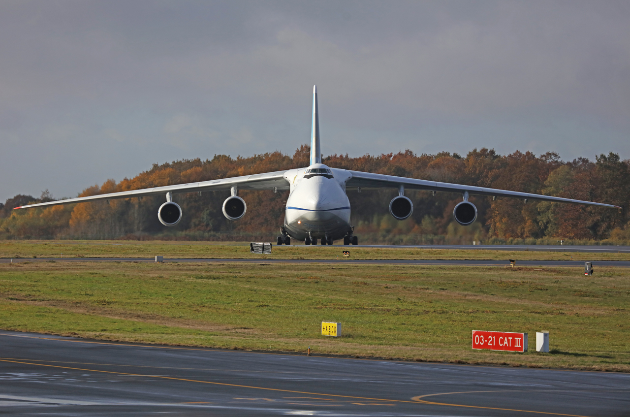 [17/11/2016] Antonov An124 (UR-82072) Antonov Bureau Design   NSgeRS